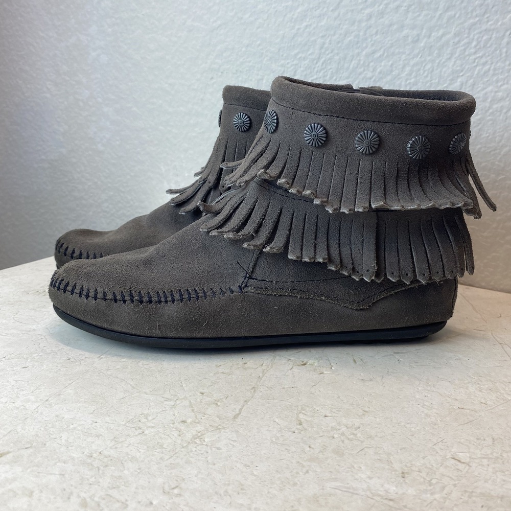 Minnetonka Women's Size 6 Boots Double Fringe Side Zip Suede Western Metal 691T